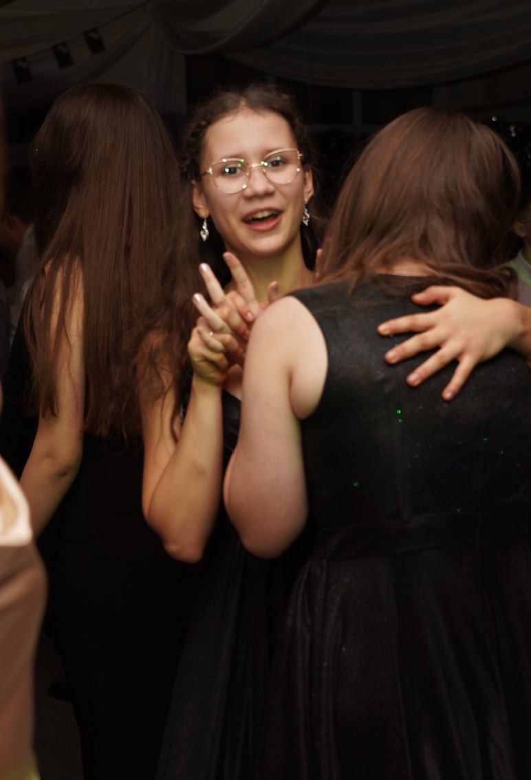 Tak się bawi ósma klasa. Mamy zdjęcia z balu