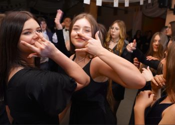 Tak się bawi ósma klasa. Mamy zdjęcia z balu