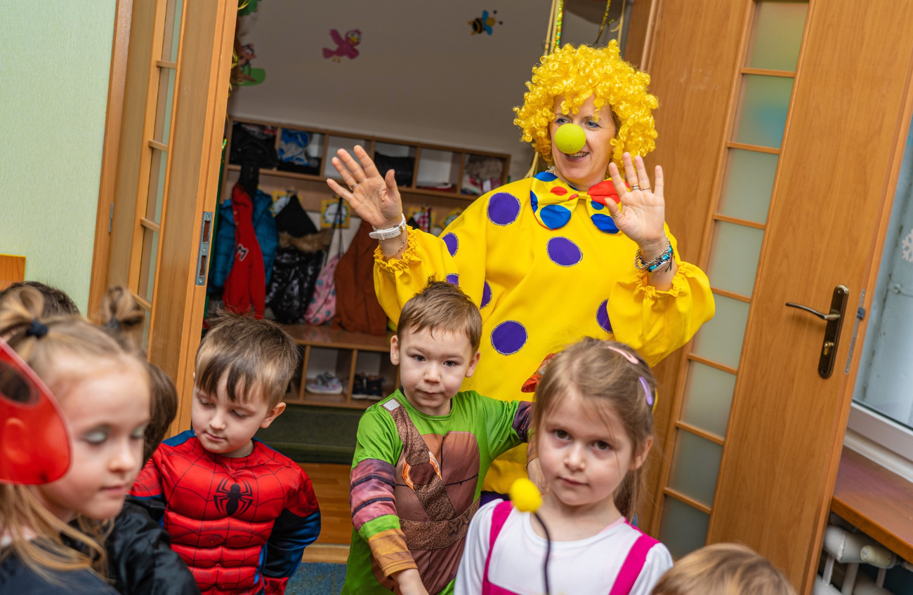 Tak się bawią przedszkolaki. Bal w Jarzębince