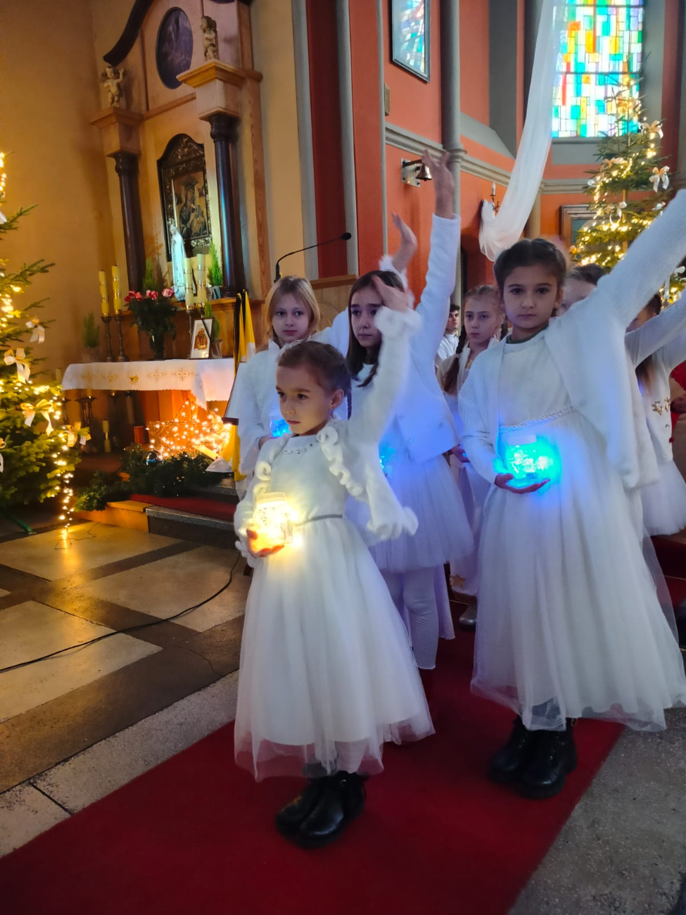 Zbawiciel przyszedł na ziemię, otworzysz Mu serca drzwi?