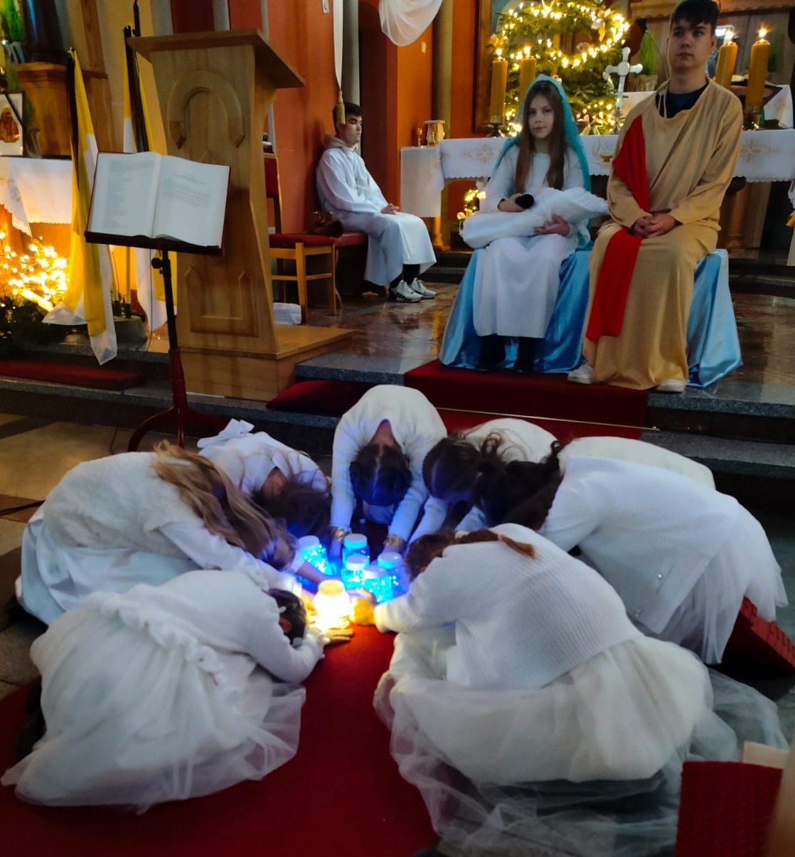 Zbawiciel przyszedł na ziemię, otworzysz Mu serca drzwi?