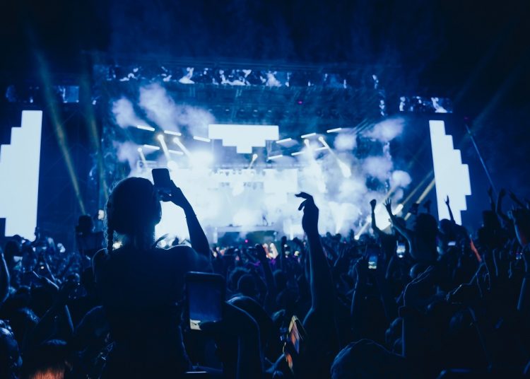 Jak zorganizować bezpieczną imprezę masową? O czym należy szczególnie pamiętać?