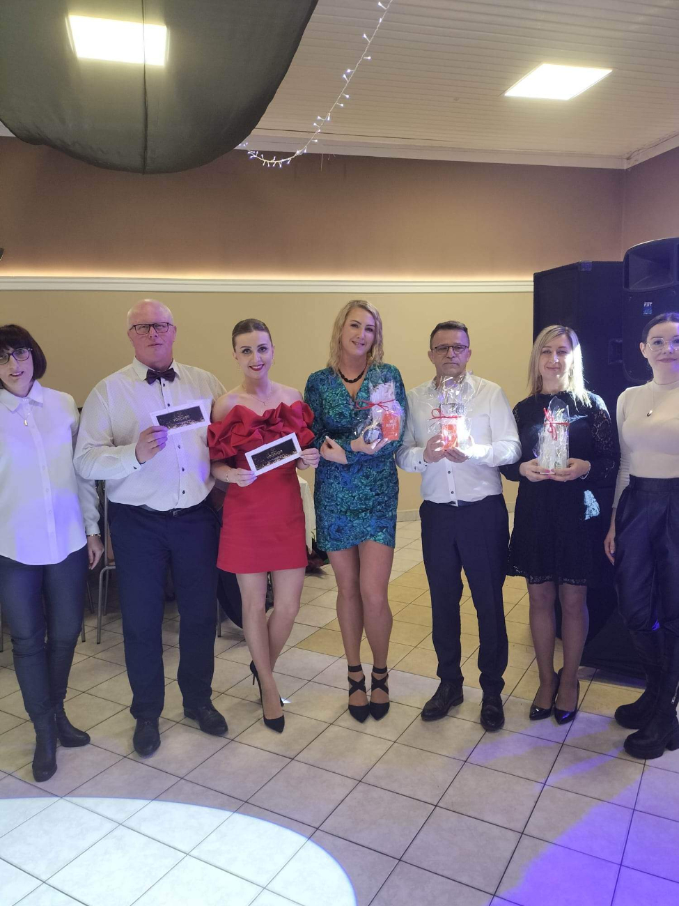 Szkoła w Drążnej zaprosiła na bal. Zobacz zdjęcia