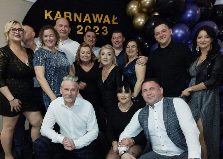 Szkoła w Drążnej zaprosiła na bal. Zobacz zdjęcia