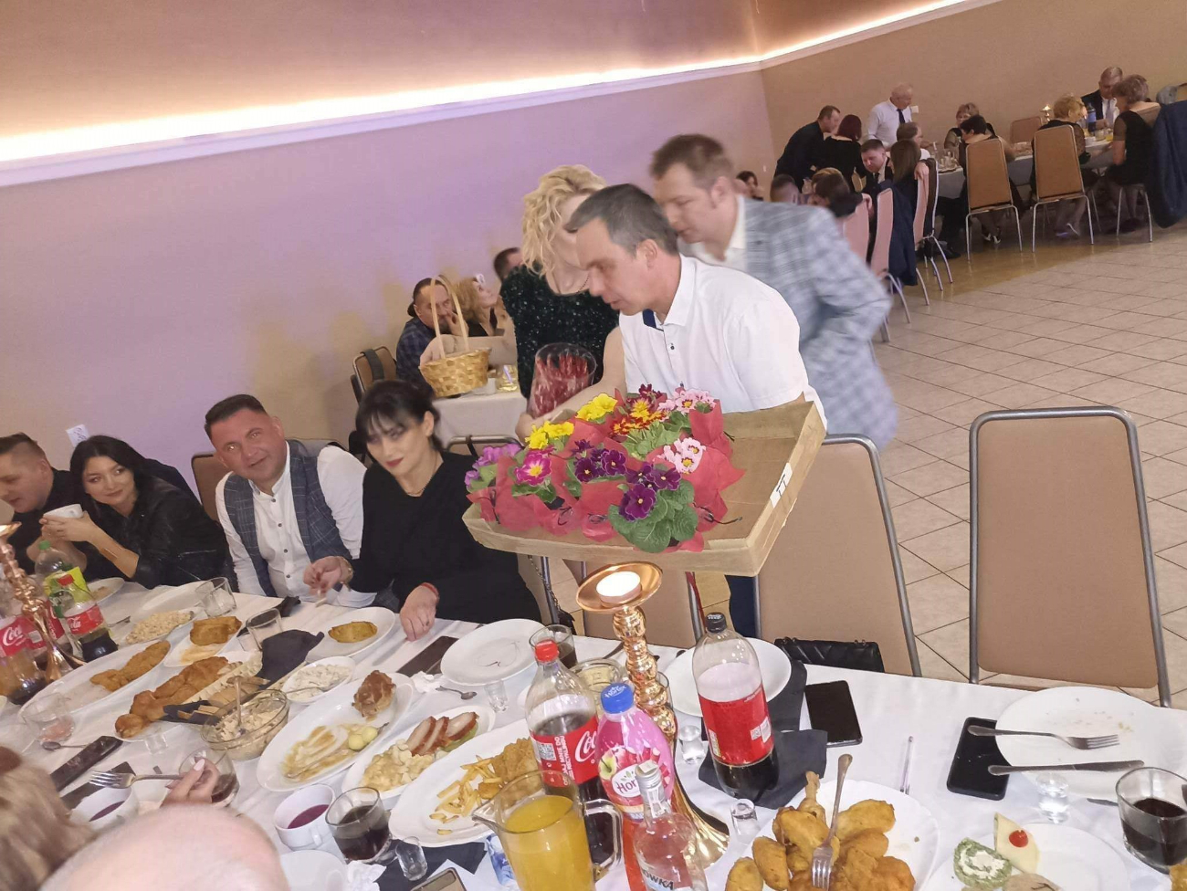 Szkoła w Drążnej zaprosiła na bal. Zobacz zdjęcia