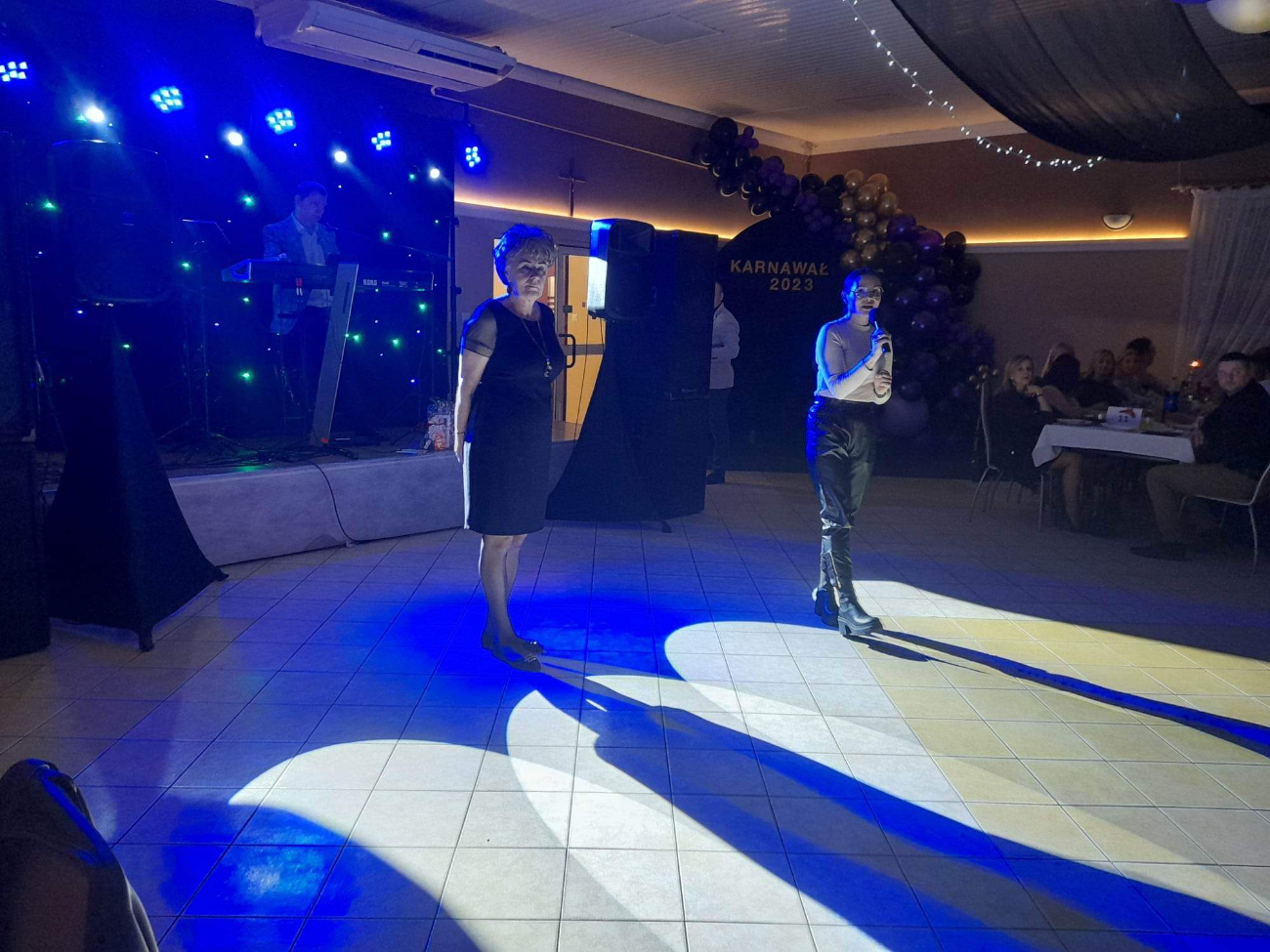 Szkoła w Drążnej zaprosiła na bal. Zobacz zdjęcia