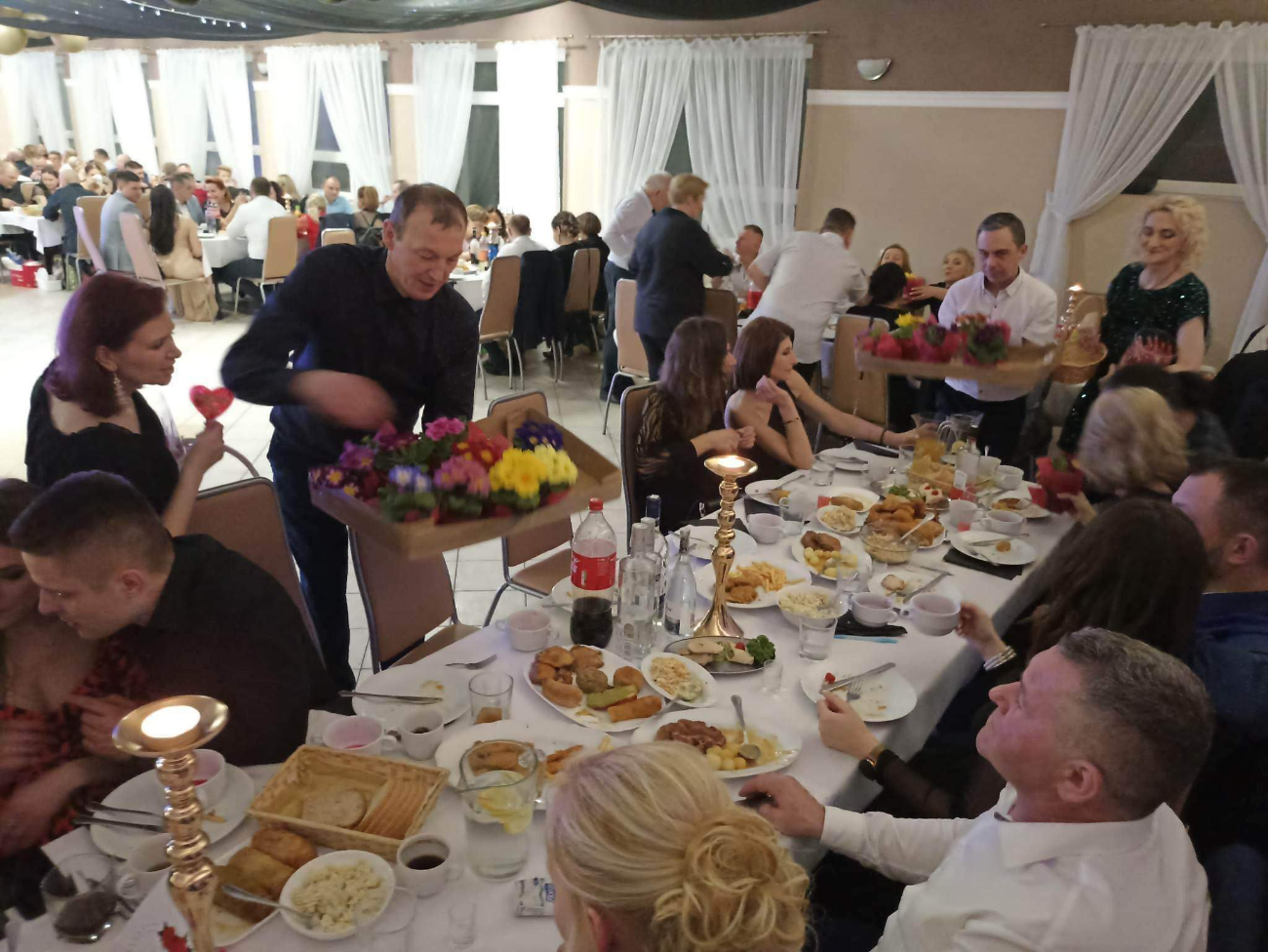 Szkoła w Drążnej zaprosiła na bal. Zobacz zdjęcia