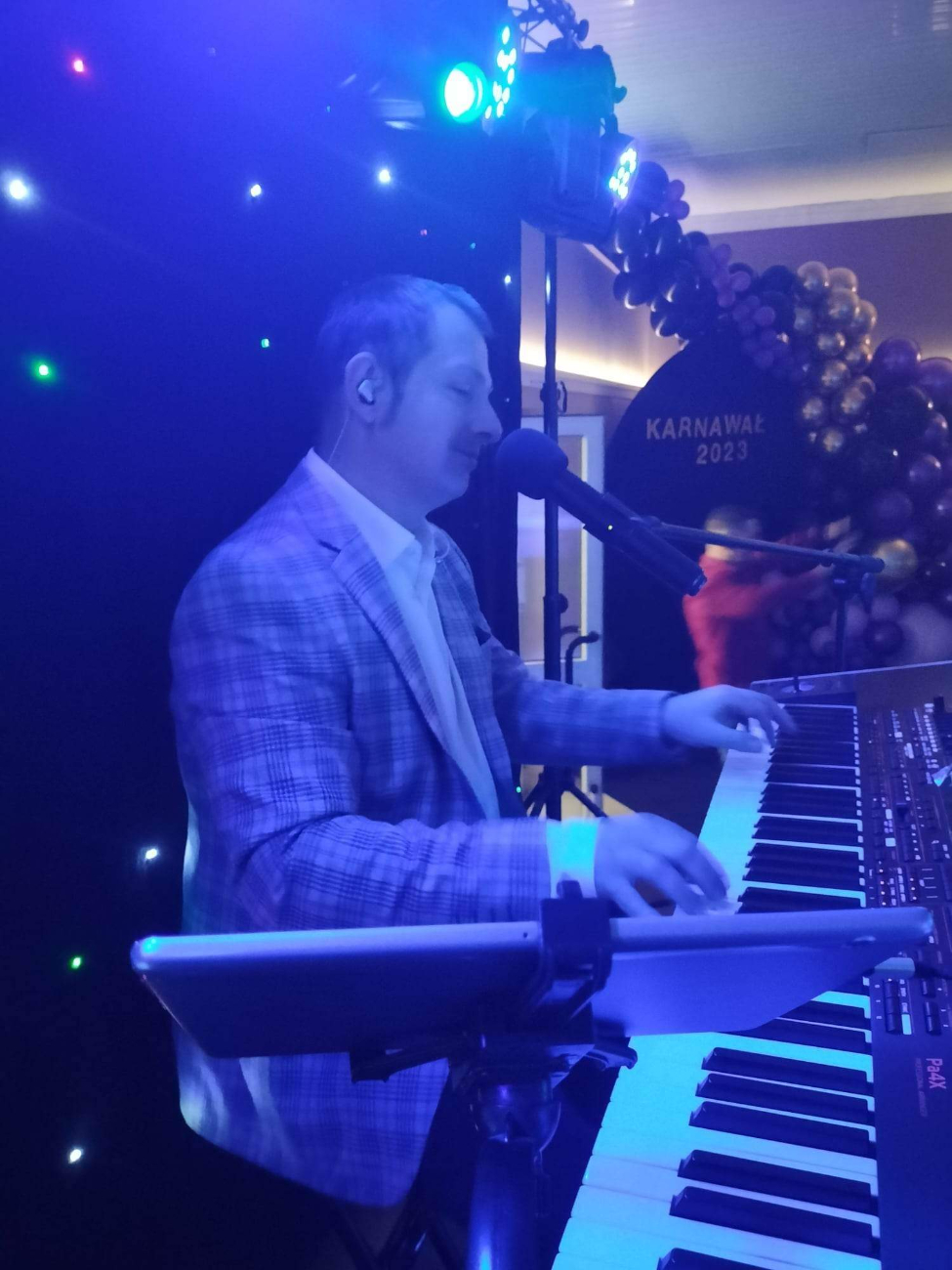 Szkoła w Drążnej zaprosiła na bal. Zobacz zdjęcia