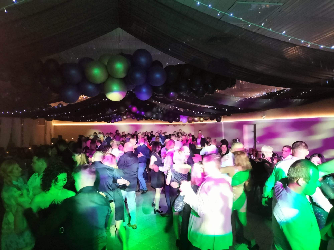 Szkoła w Drążnej zaprosiła na bal. Zobacz zdjęcia