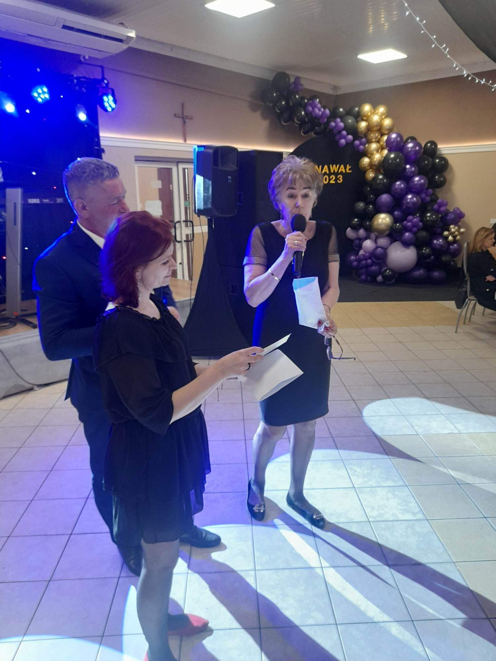 Szkoła w Drążnej zaprosiła na bal. Zobacz zdjęcia