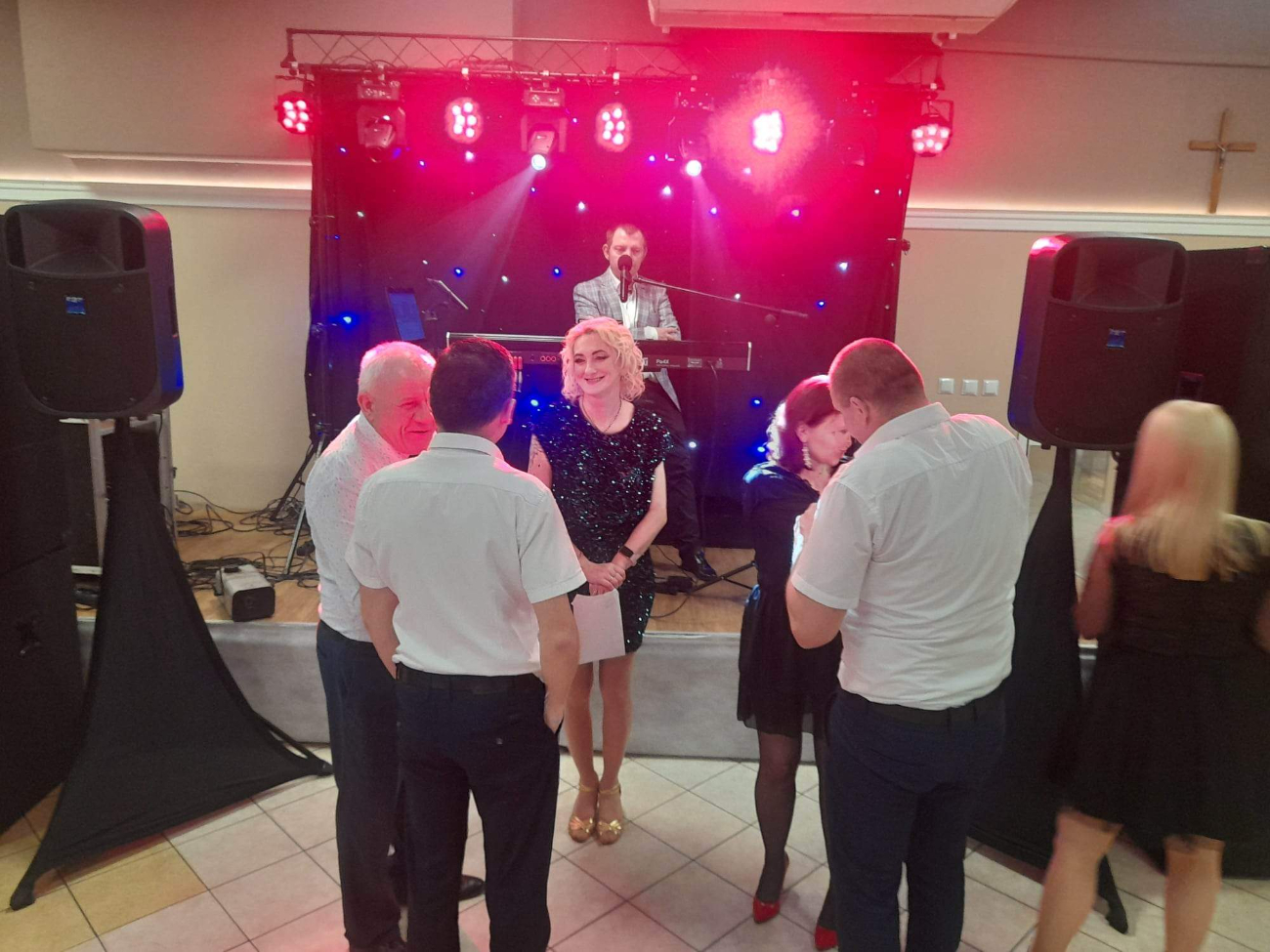 Szkoła w Drążnej zaprosiła na bal. Zobacz zdjęcia