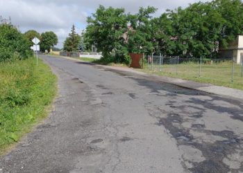 Droga w Słomczycach zamknięta. Drogowcy wyznaczyli objazd