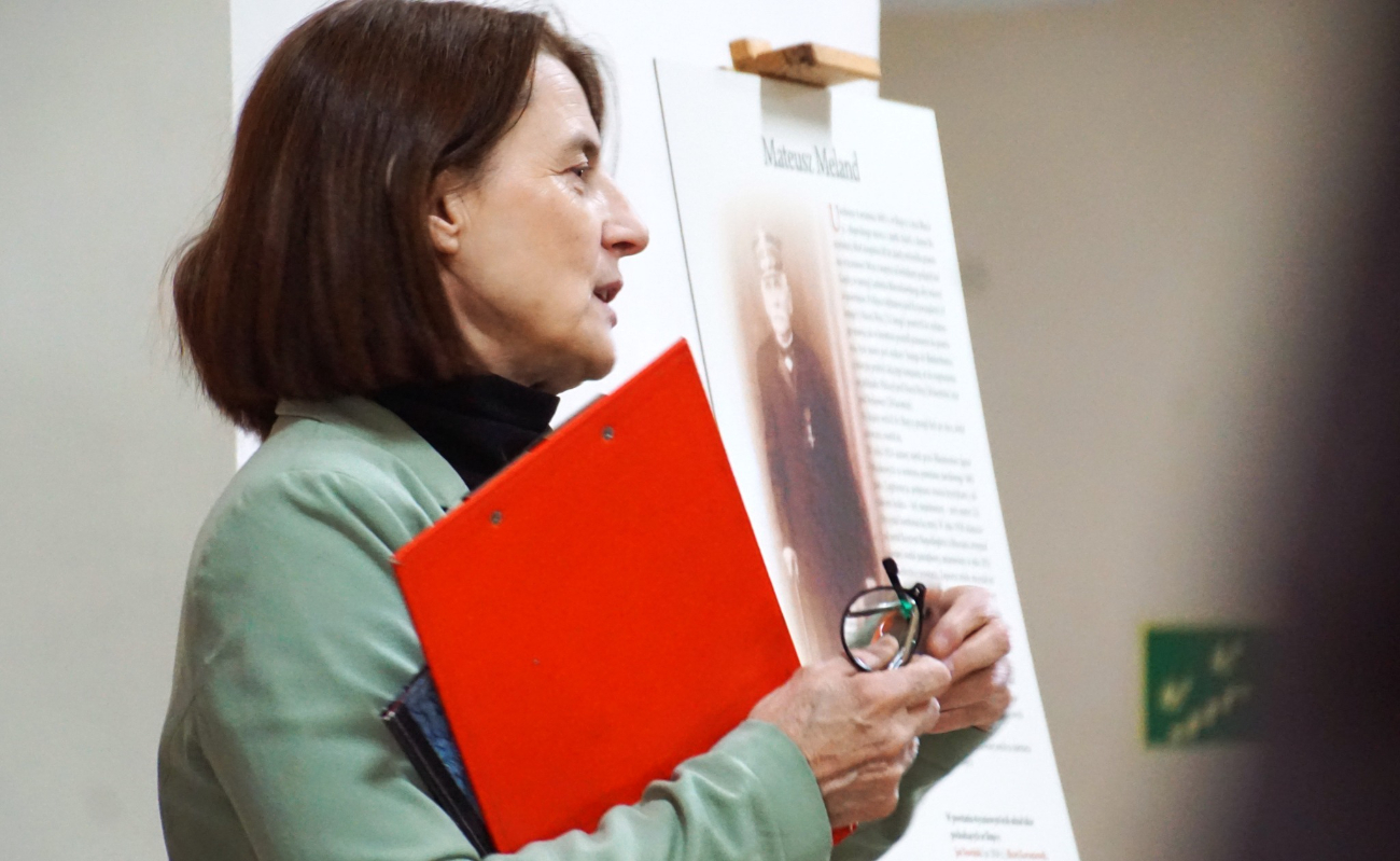 Wystawa w LO oficjalnie otwarta