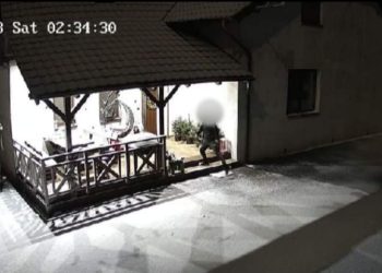 Próbował się włamać do domu? Wszystko nagrała kamera