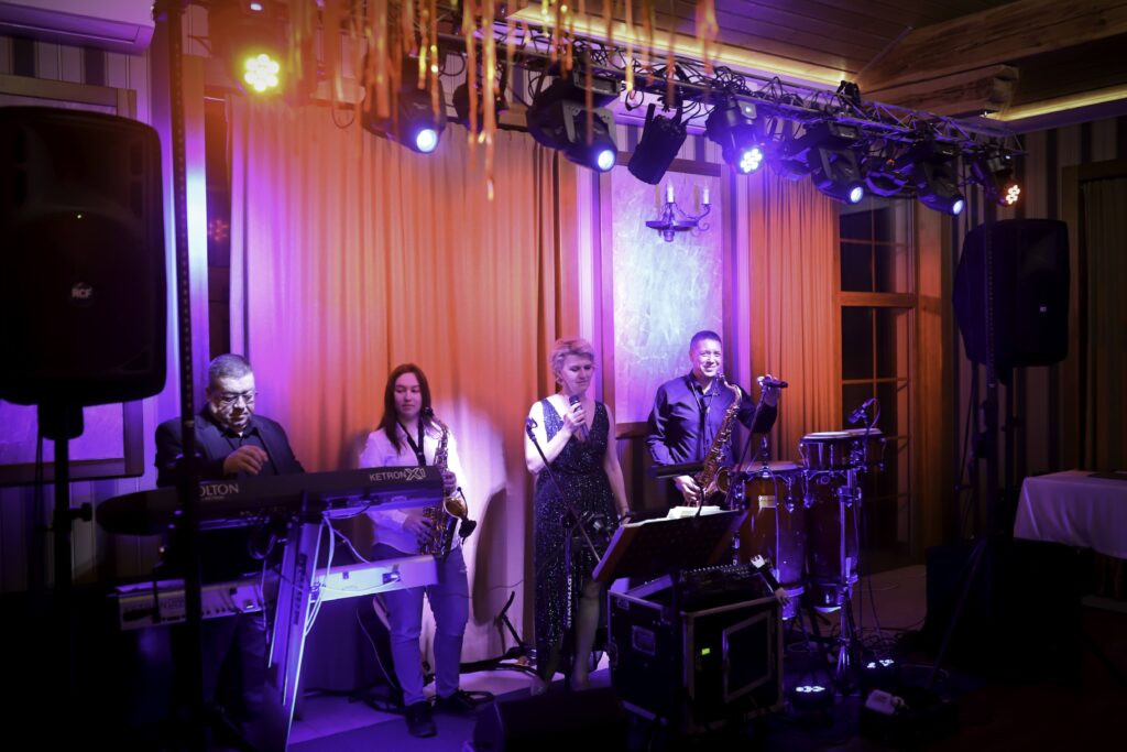 Proboszcz zorganizował bal. Świetna zabawa i pomoc Ukrainie ZDJĘCIA