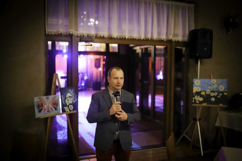 Proboszcz zorganizował bal. Świetna zabawa i pomoc Ukrainie ZDJĘCIA