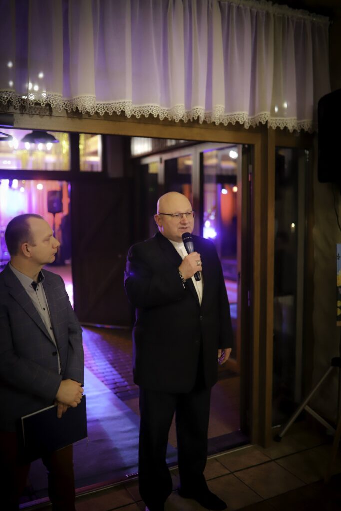 Proboszcz zorganizował bal. Świetna zabawa i pomoc Ukrainie ZDJĘCIA