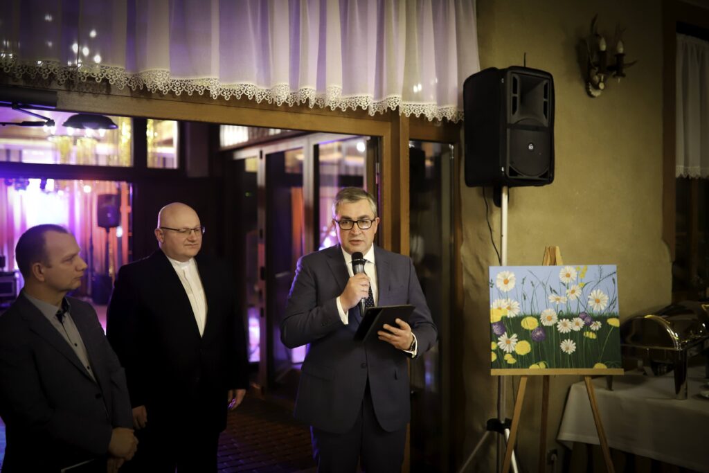 Proboszcz zorganizował bal. Świetna zabawa i pomoc Ukrainie ZDJĘCIA