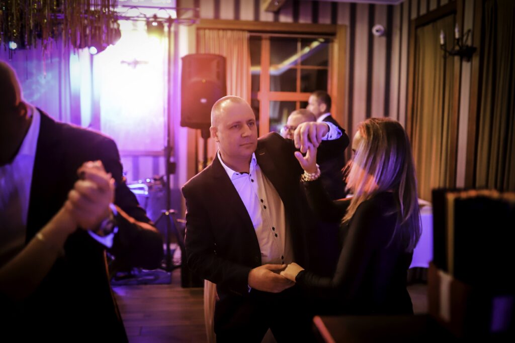 Proboszcz zorganizował bal. Świetna zabawa i pomoc Ukrainie ZDJĘCIA