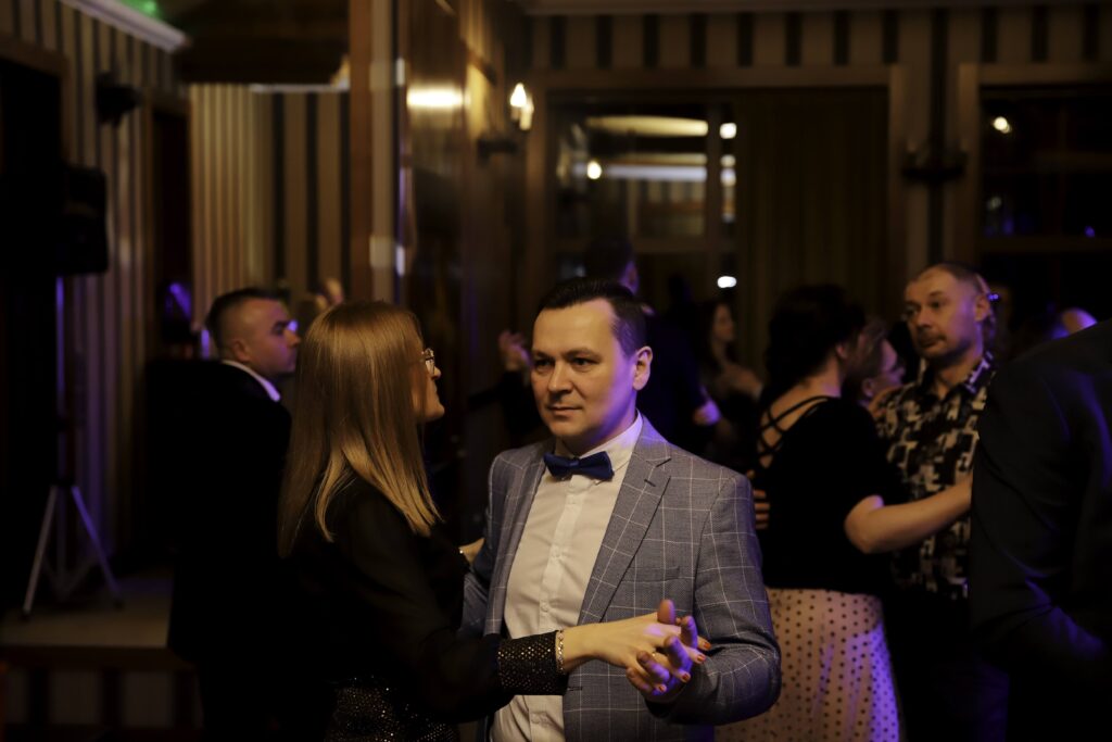 Proboszcz zorganizował bal. Świetna zabawa i pomoc Ukrainie ZDJĘCIA