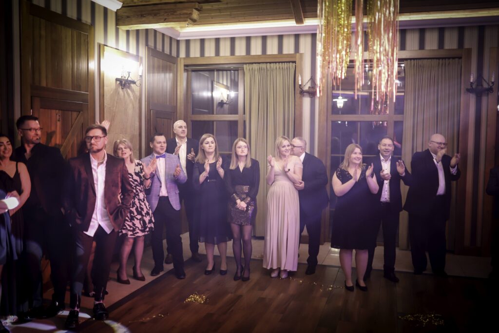 Proboszcz zorganizował bal. Świetna zabawa i pomoc Ukrainie ZDJĘCIA