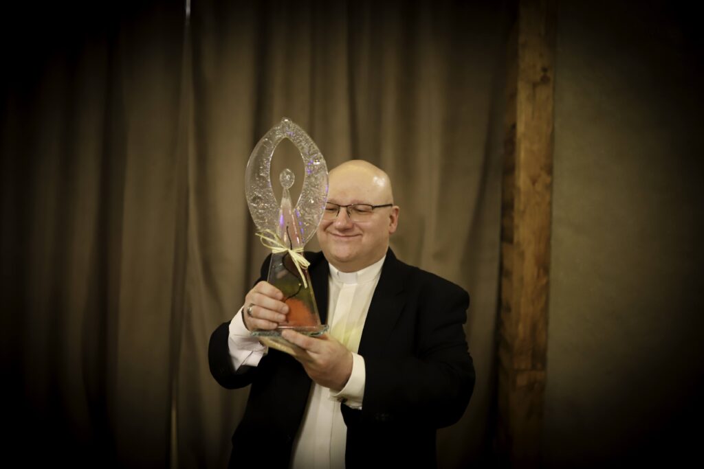 Proboszcz zorganizował bal. Świetna zabawa i pomoc Ukrainie ZDJĘCIA