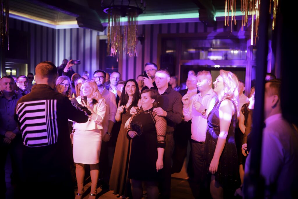 Proboszcz zorganizował bal. Świetna zabawa i pomoc Ukrainie ZDJĘCIA