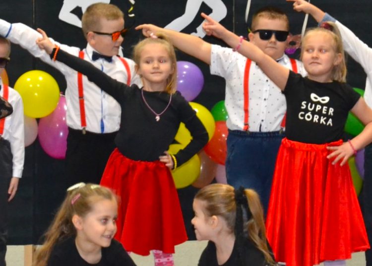 Choinka w Ostrowitem. Zobacz zdjęcia