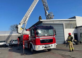 Palił się warsztat samochodowy