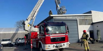 Palił się warsztat samochodowy