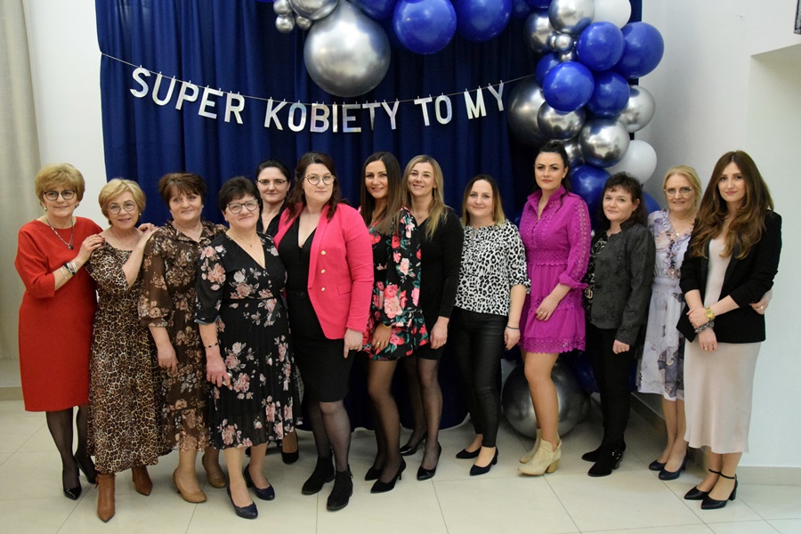Świętowały już Dzień Kobiet. Zobacz zdjęcia z imprezy w Kornatach