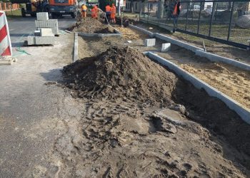 Powiat buduje chodnik w Kotuni