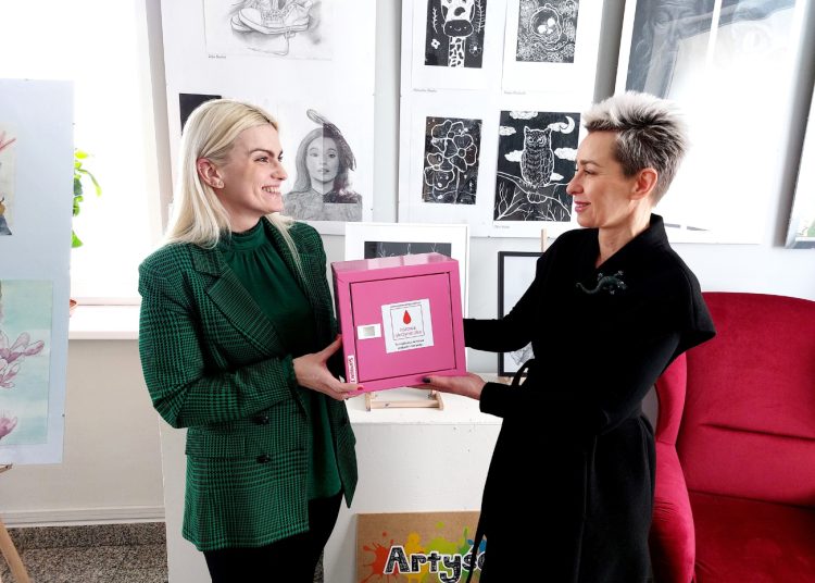 MDK przyjazny kobietom. „Różowa skrzyneczka” w damskiej toalecie