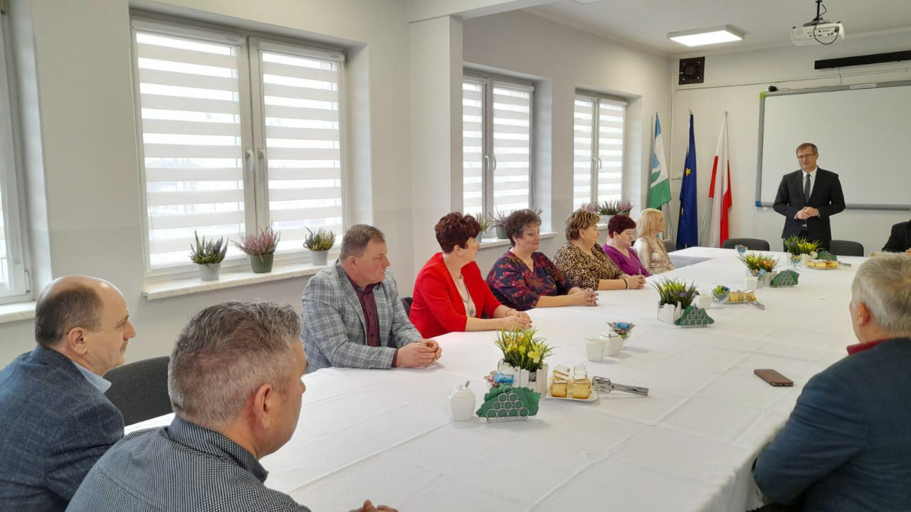 Wójt podziękował sołtysom. Był tort i życzenia