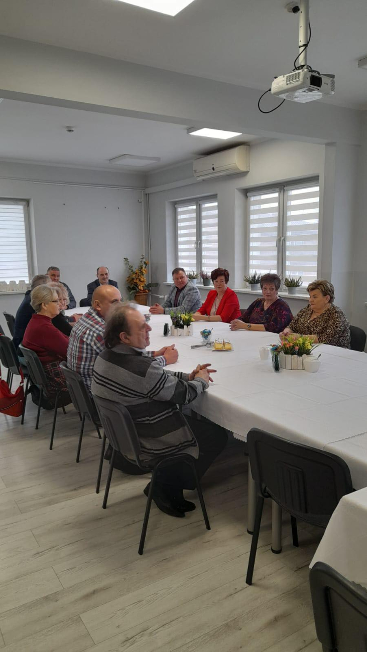 Wójt podziękował sołtysom. Był tort i życzenia