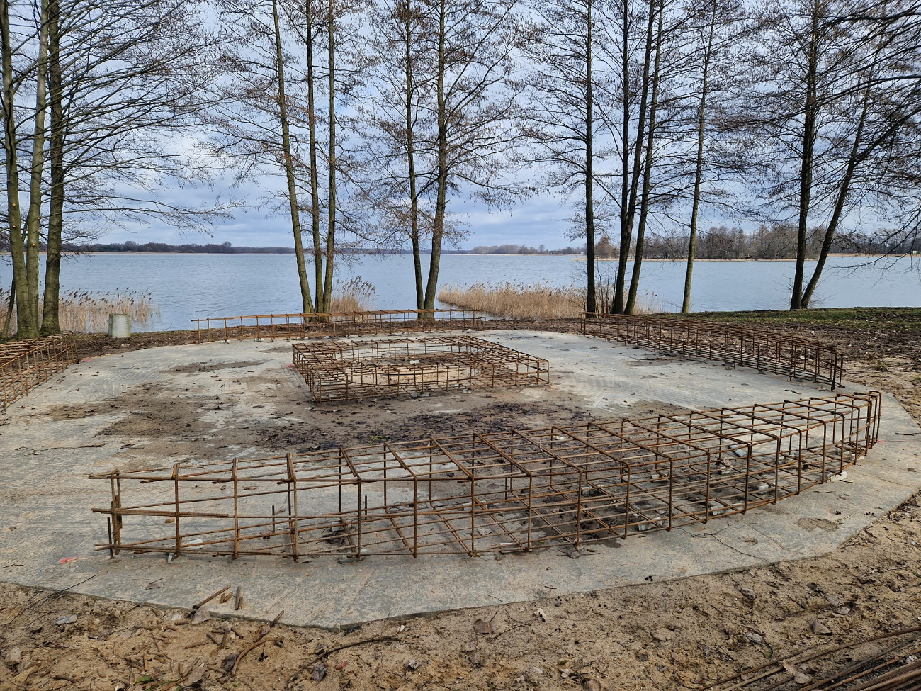 Trwają prace nad jeziorem. Co już wykonano?