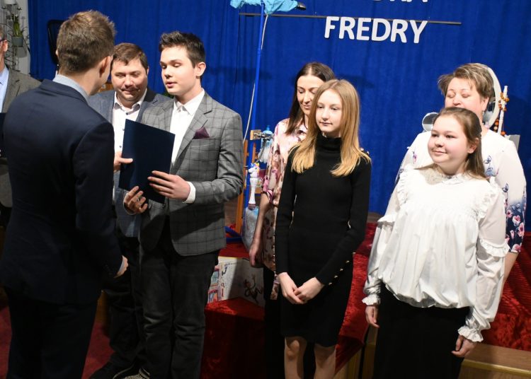 Nagrodzili najzdolniejszych uczniów