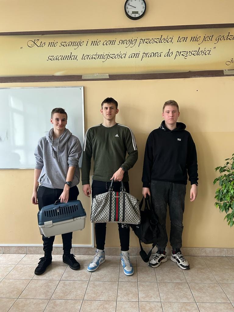 Dzisiaj bez plecaków. „Gratulujemy kreatywności!”