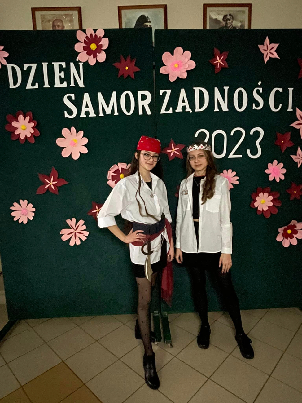 Dzisiaj nie ma lekcji. Jest integracja i zabawa ZDJĘCIA