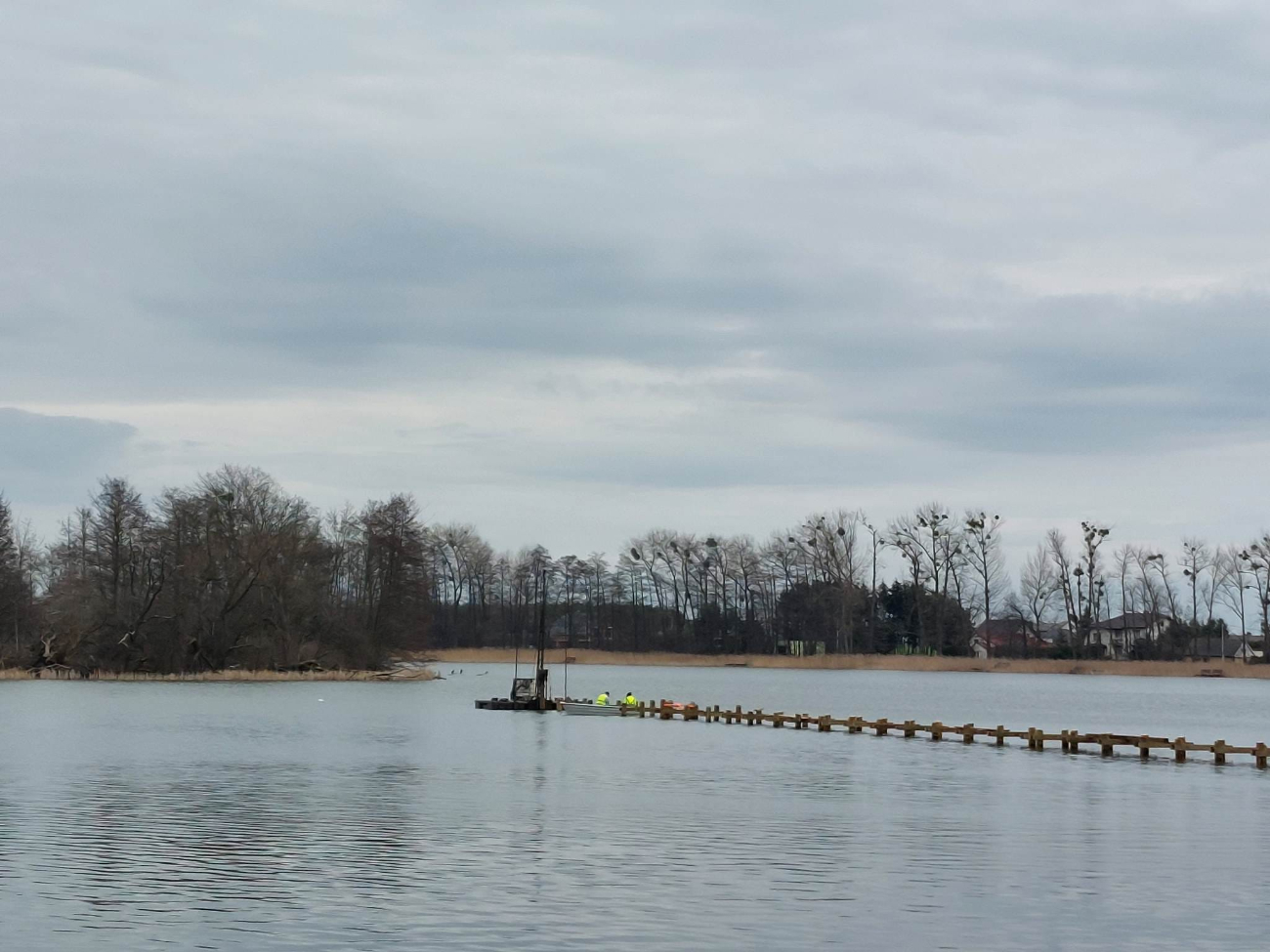 Spacerkiem na Kopiec Szwedzki. Rozpoczęła się budowa pomostu