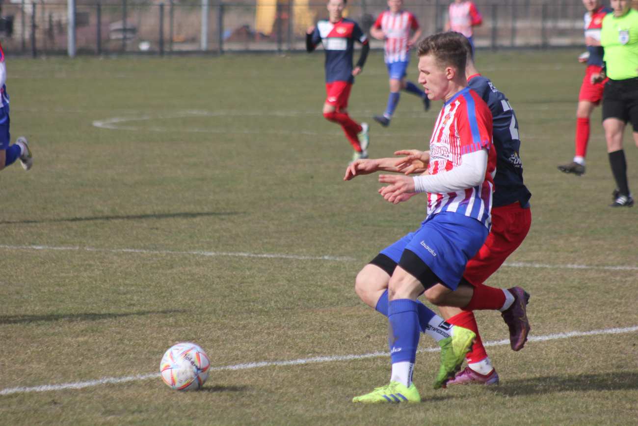 Piłkarska inauguracja wiosny. Polanin ogrywa Polonię