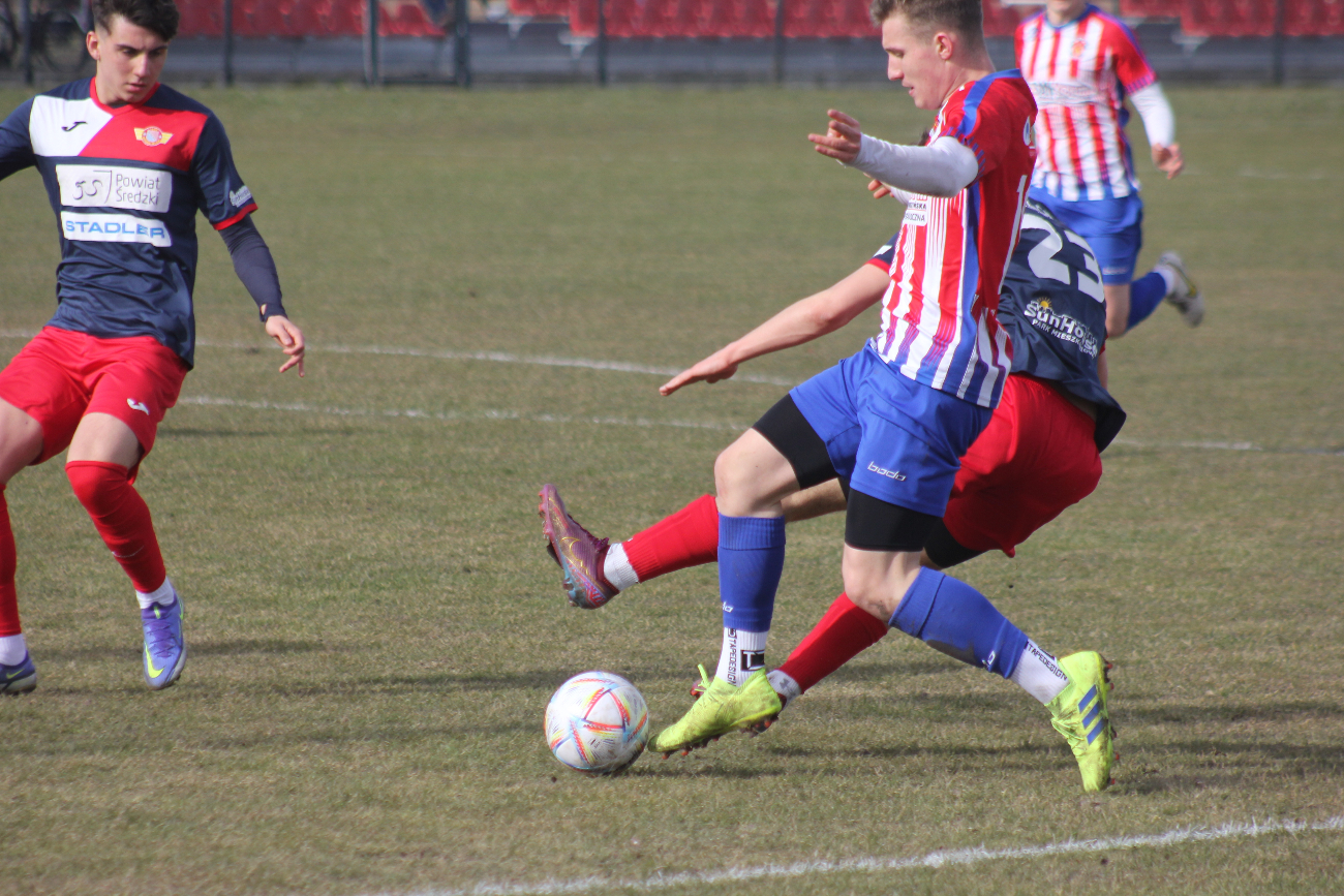Piłkarska inauguracja wiosny. Polanin ogrywa Polonię