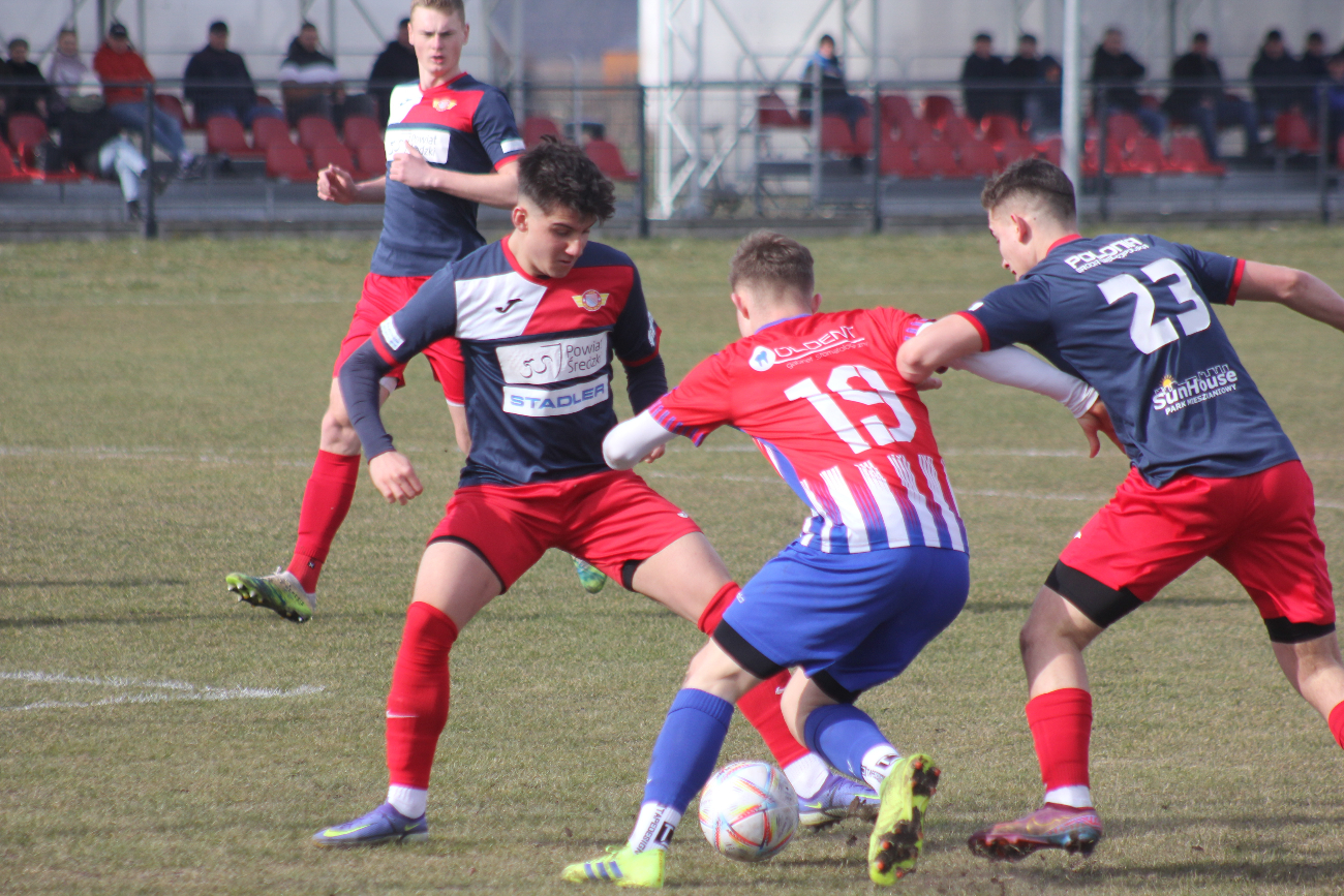 Piłkarska inauguracja wiosny. Polanin ogrywa Polonię