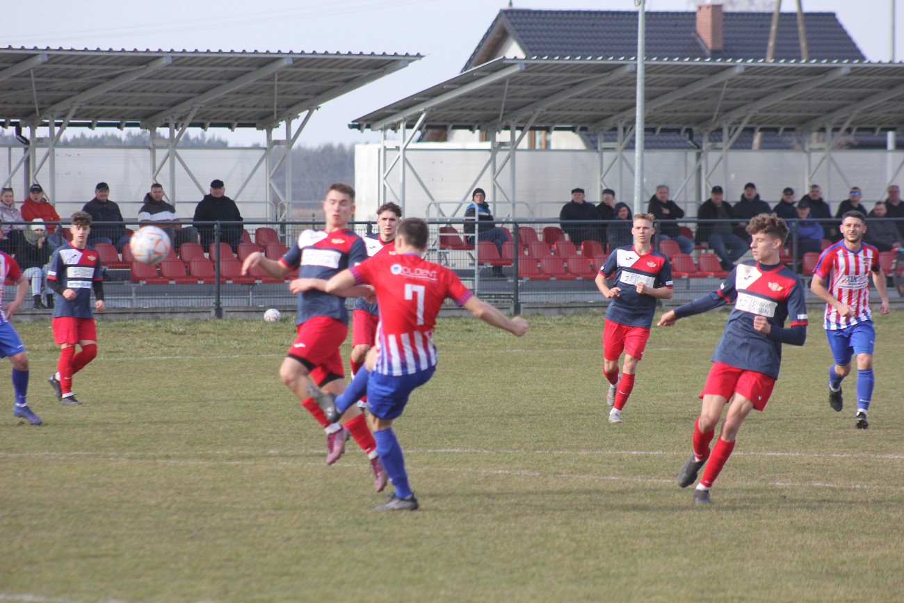 Piłkarska inauguracja wiosny. Polanin ogrywa Polonię