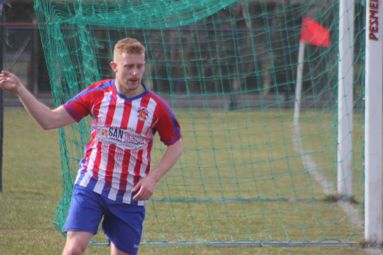 Piłkarska inauguracja wiosny. Polanin ogrywa Polonię