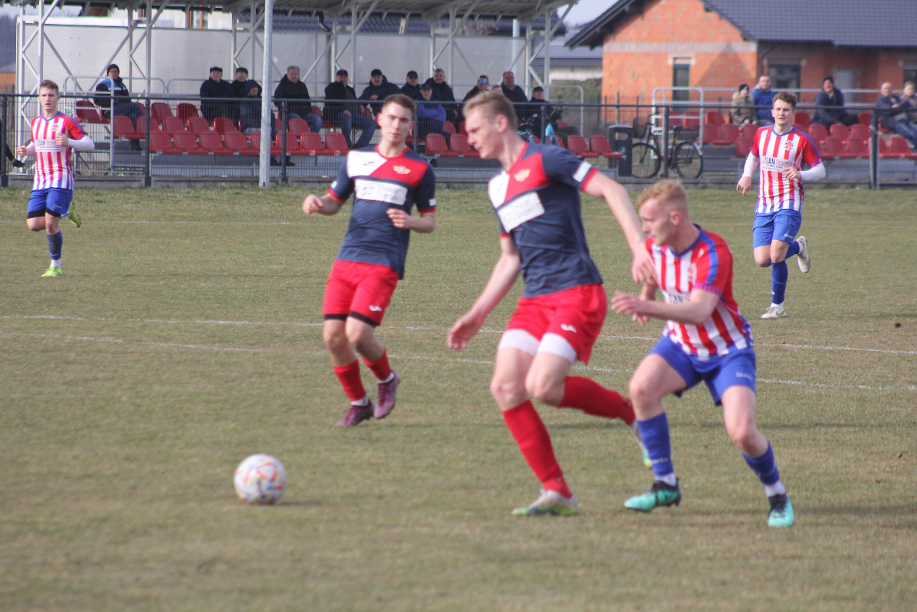 Piłkarska inauguracja wiosny. Polanin ogrywa Polonię