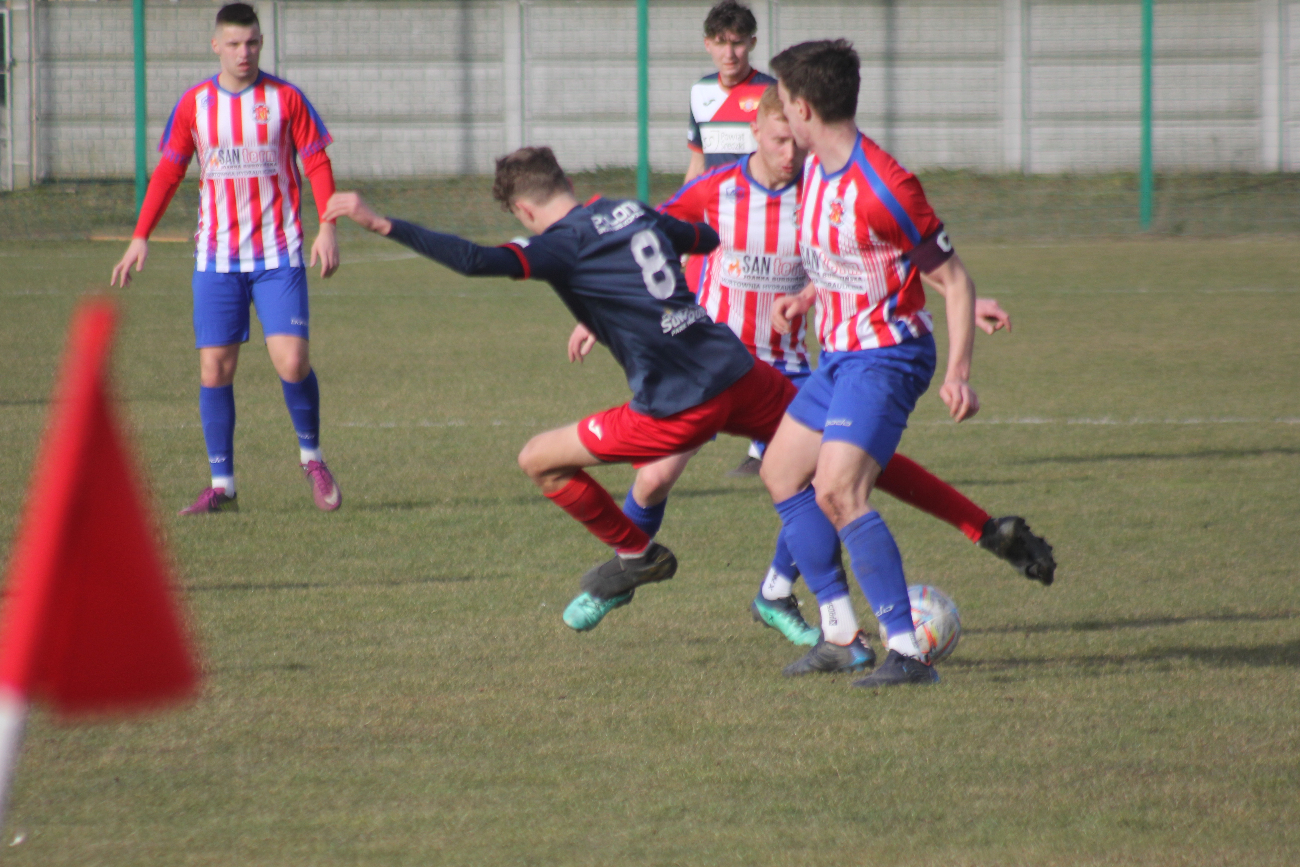 Piłkarska inauguracja wiosny. Polanin ogrywa Polonię