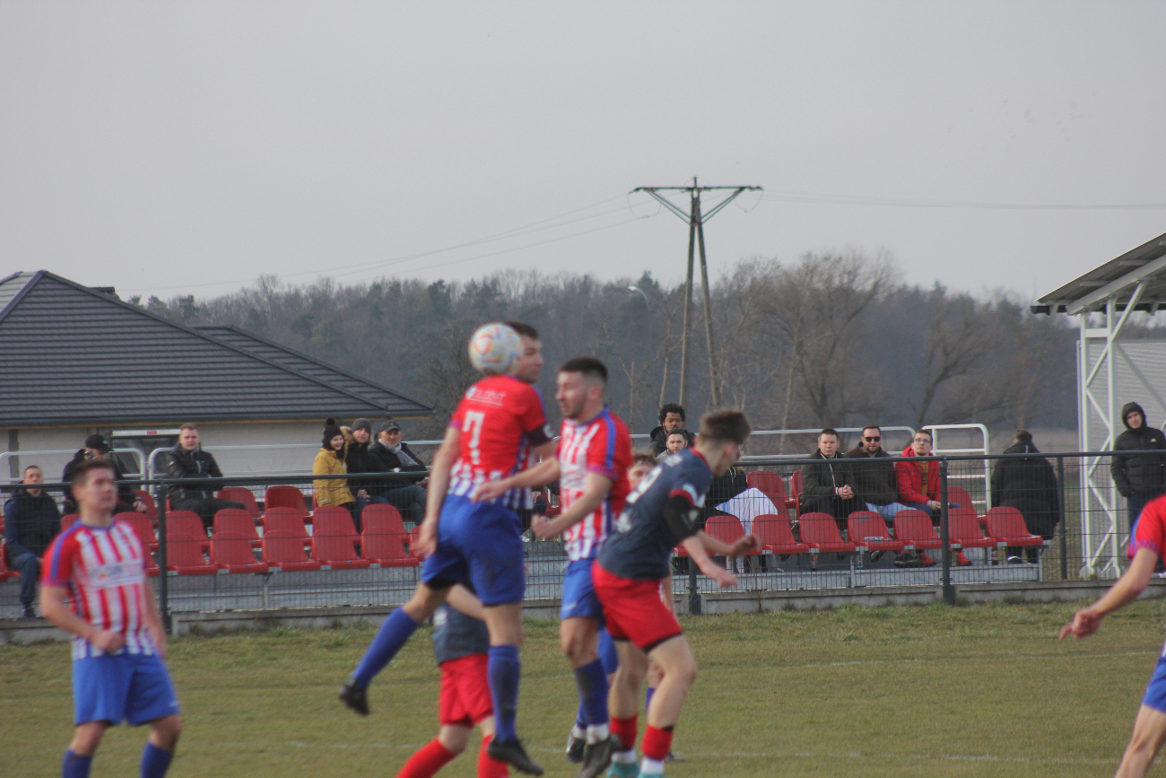 Piłkarska inauguracja wiosny. Polanin ogrywa Polonię