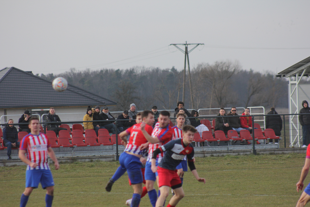 Piłkarska inauguracja wiosny. Polanin ogrywa Polonię