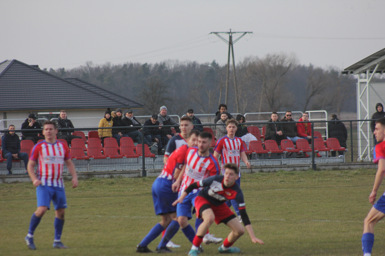 Piłkarska inauguracja wiosny. Polanin ogrywa Polonię